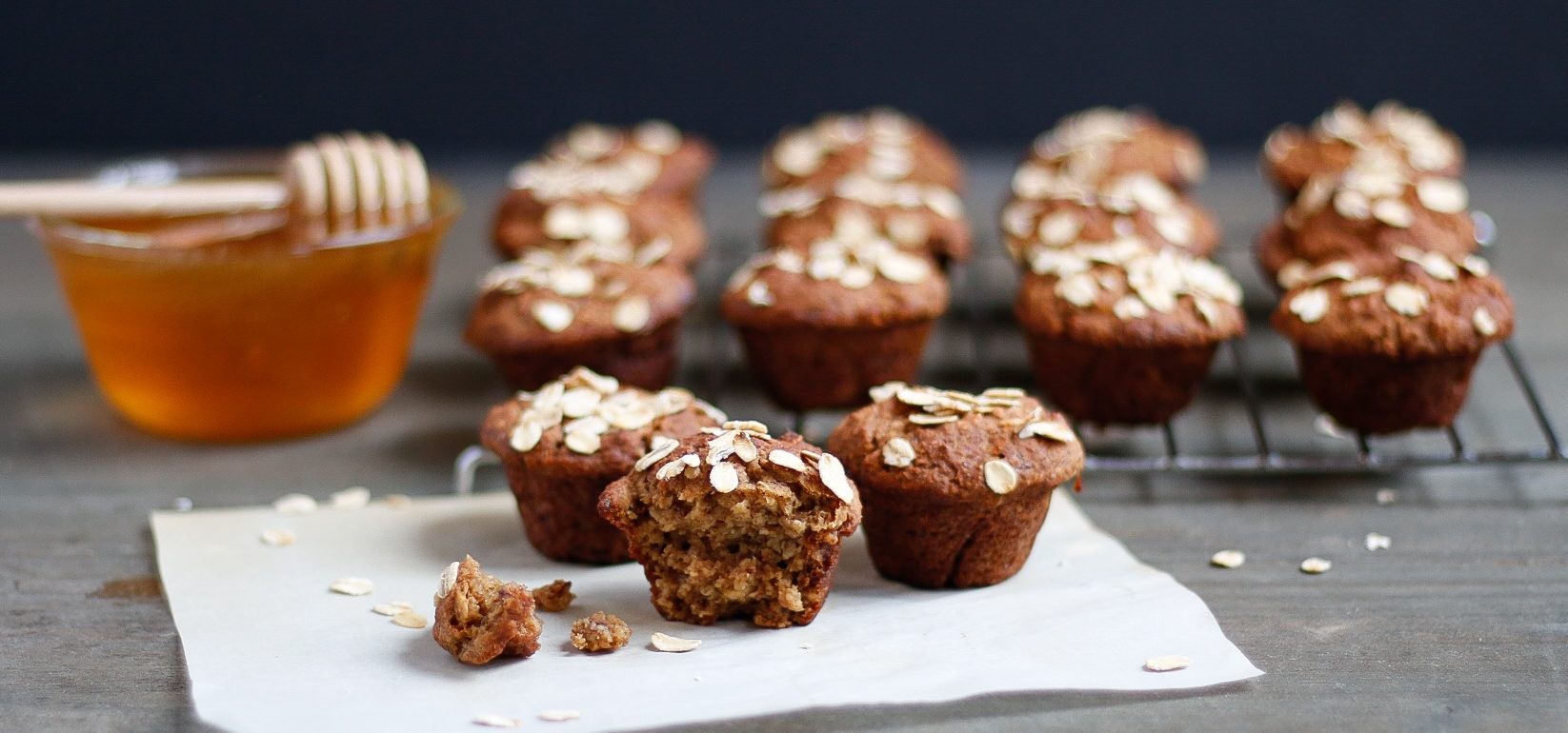 applesauce oat bran muffins, oat bran muffins, applesauce muffins, mini muffins, applesauce mini muffins