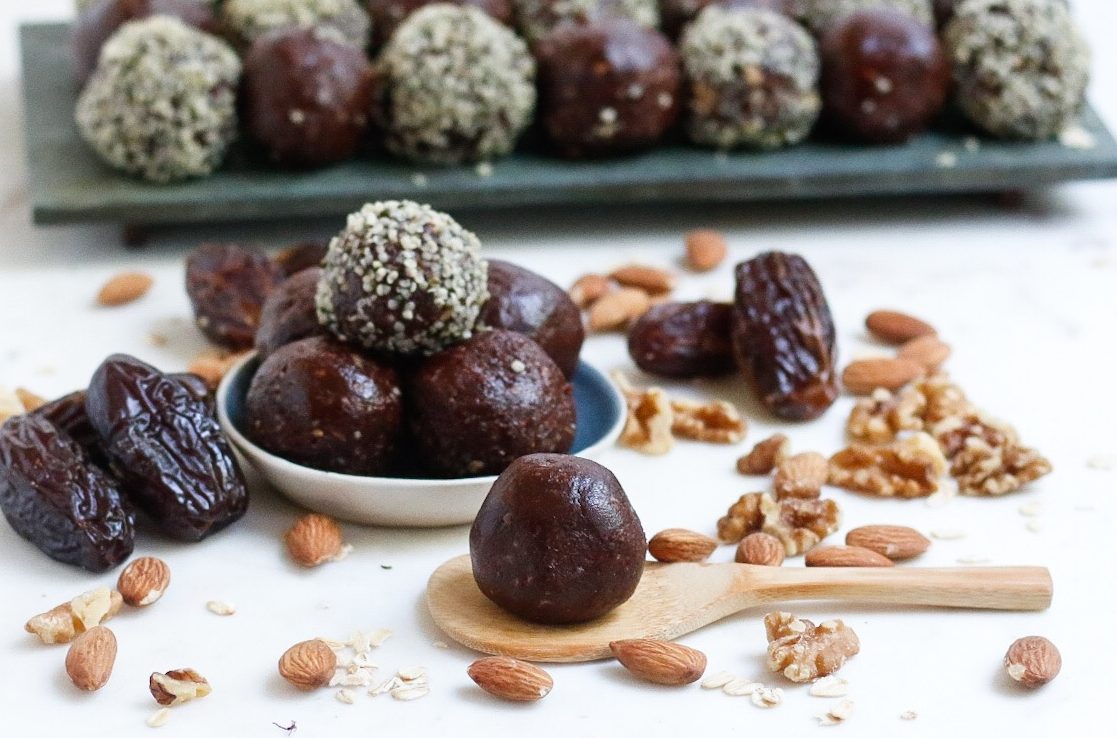 cacao nut energy balls, energy balls, chocolate energy balls, cacao energy balls, vegan energy balls